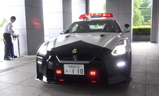 “东瀛战神”跑车日产 GT-R R35