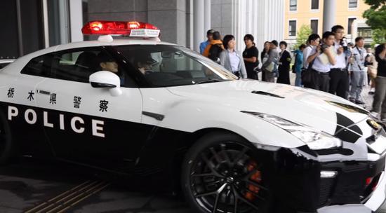 “东瀛战神”跑车日产 GT-R R35